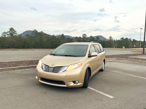 Photo 1 of 21 of 2011 Toyota Sienna Limited